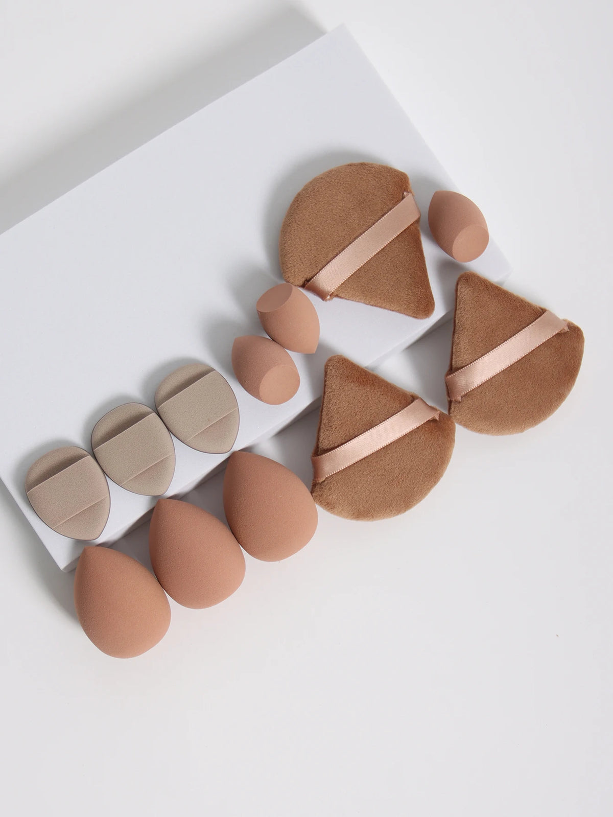 Set de 12 Éponges & Houppettes Maquillage Teint Parfait - PrimeFinds